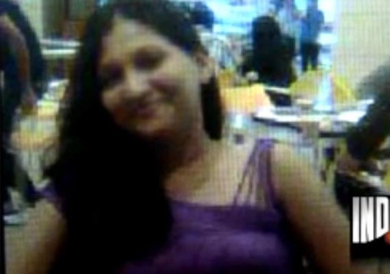 indian-woman-hangs-herself-to-death-on-live-webcam-after-chatting-with-lover