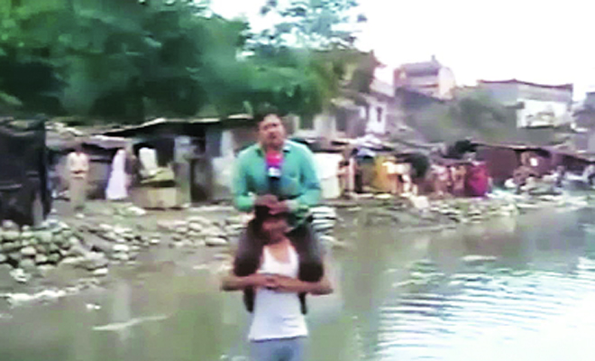 uttarakhand-floods-journalist-sacked-for-reporting-while-sitting-on-victims-shoulders