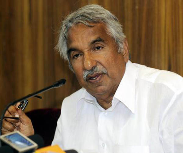 solar-scam-oomman-chandy-have-to-questioned-by-investigaters