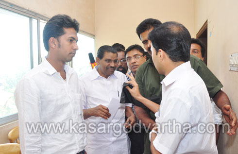 black-flags-for-home-minister-in-thrissur