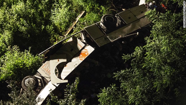 at-least-36-dead-in-italy-bus-crash
