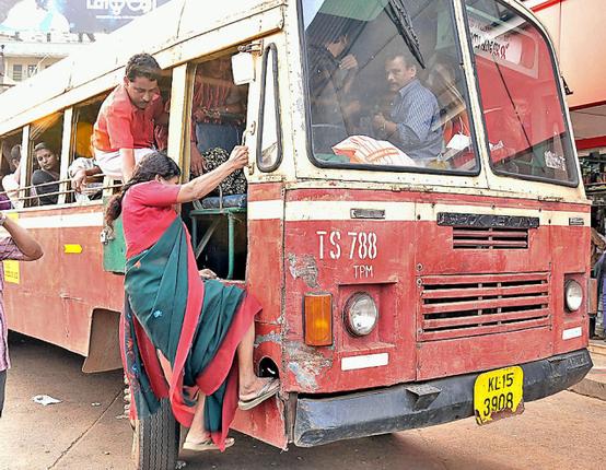 bus-strike-in-kerala-shifted