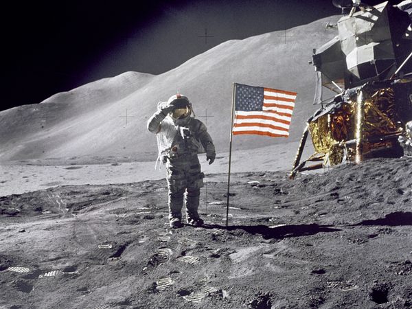 america-wants-to-build-a-theme-park-on-the-moon