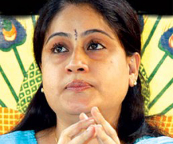 vijaysanthi-suspended-from-t-r-s