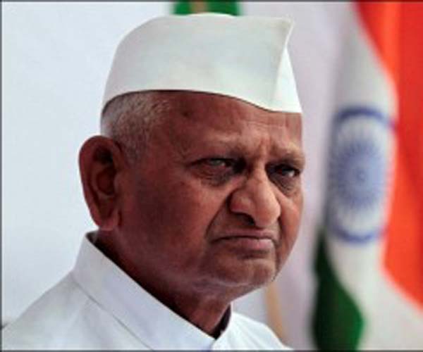case-against-anna-hazare-for-showing-disrespect-to-national-flag