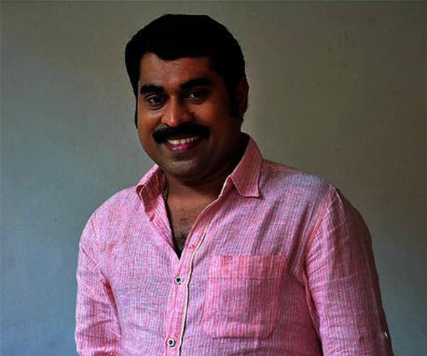 suraj-against-mohanlal-fans