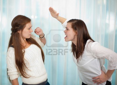 fight-between-two-malayalam-actress-in-an-hotel-%e0%b4%aa%e0%b5%8d%e0%b4%b0%e0%b4%ae%e0%b5%81%e0%b4%96