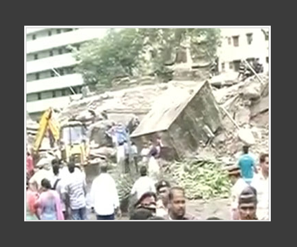 5-storey-building-collapses-in-mumbai-many-people-feared-trapped