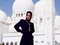 pop-star-rihanna-shown-the-door-after-photo-shoot-at-abu-dhabi-mosque