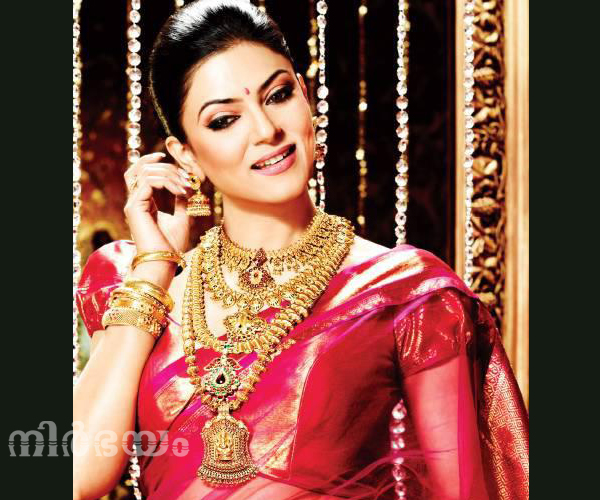 susmitha-sen-hung-with-new-affair
