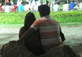 lovers-raid-in-kannur-teacher-couple-held