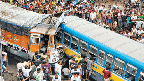 four-killed-in-bus-lorry-collision-near-salem