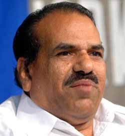 kodiyeri-balakrishnan-visited-tp-case-accused-in-viyyur-jail