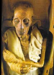 french-woman-lived-with-body-of-dead-mother-for-several-years