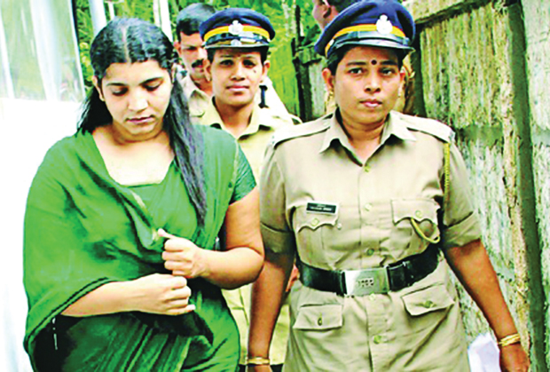 saritha-to-move-hosdurg-court-against-arrest-warrant