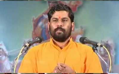 swami-sandeepananda-giri-attacked