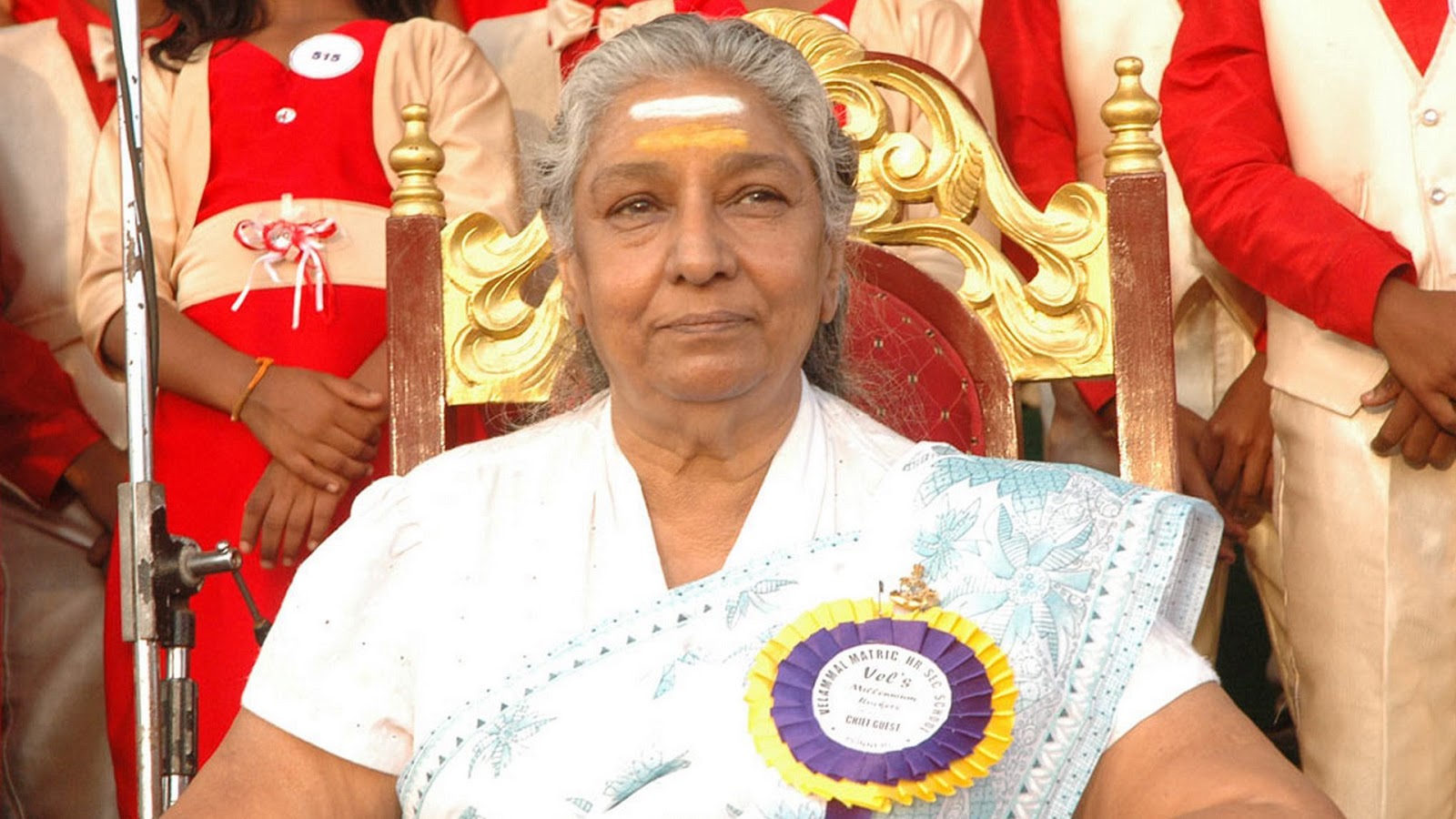 singer-s-janaki-celebrates-her-76th-birthday-today