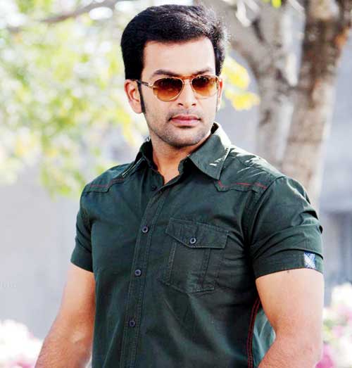 ibn-live-movie-award-for-best-supporting-actor-is-prithviraj-for-aurangzeb