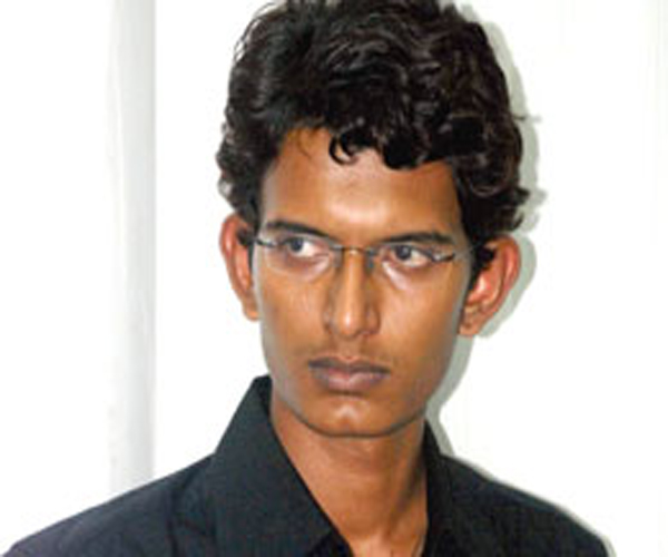 sabarinath-surrenders-in-court