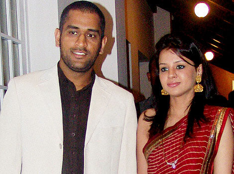 ms-dhoni-to-become-father-soon