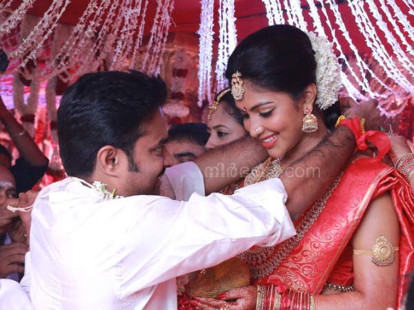 amala-paul-vijay-get-married-today