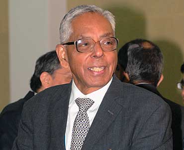 west-bengal-governor-mk-narayanan-has-resigned