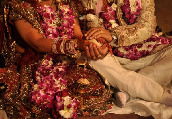35-years-old-man-arrested-in-married-72-times