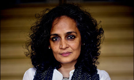 arundhati-roy-who-has-criticized-mahatma-gandhi