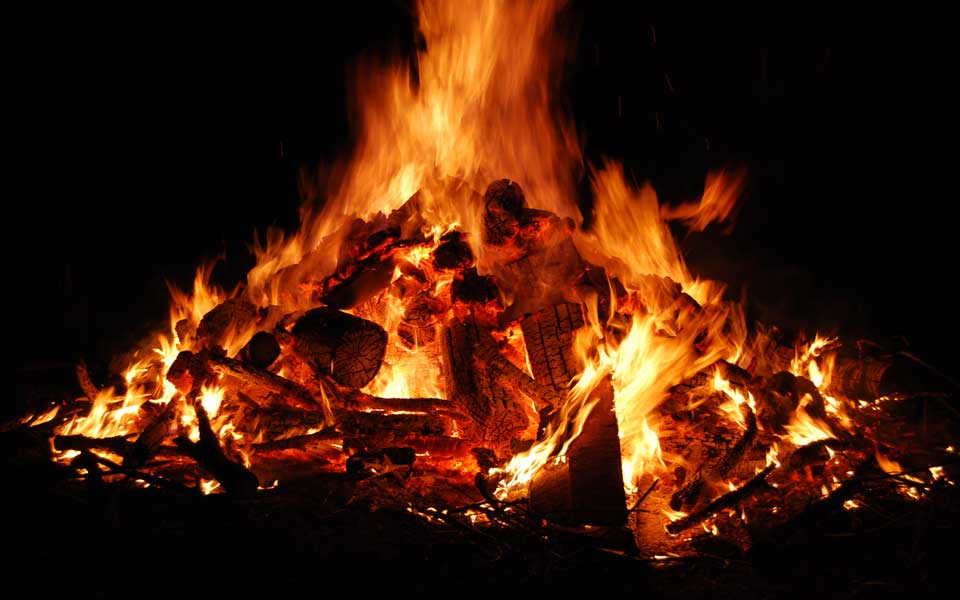 teenage-girl-who-lit-fathers-pyre-boycotted
