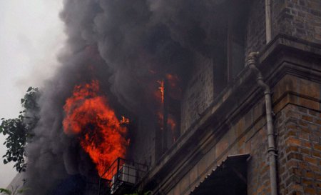 fire-in-commercial-building-in-mumbai