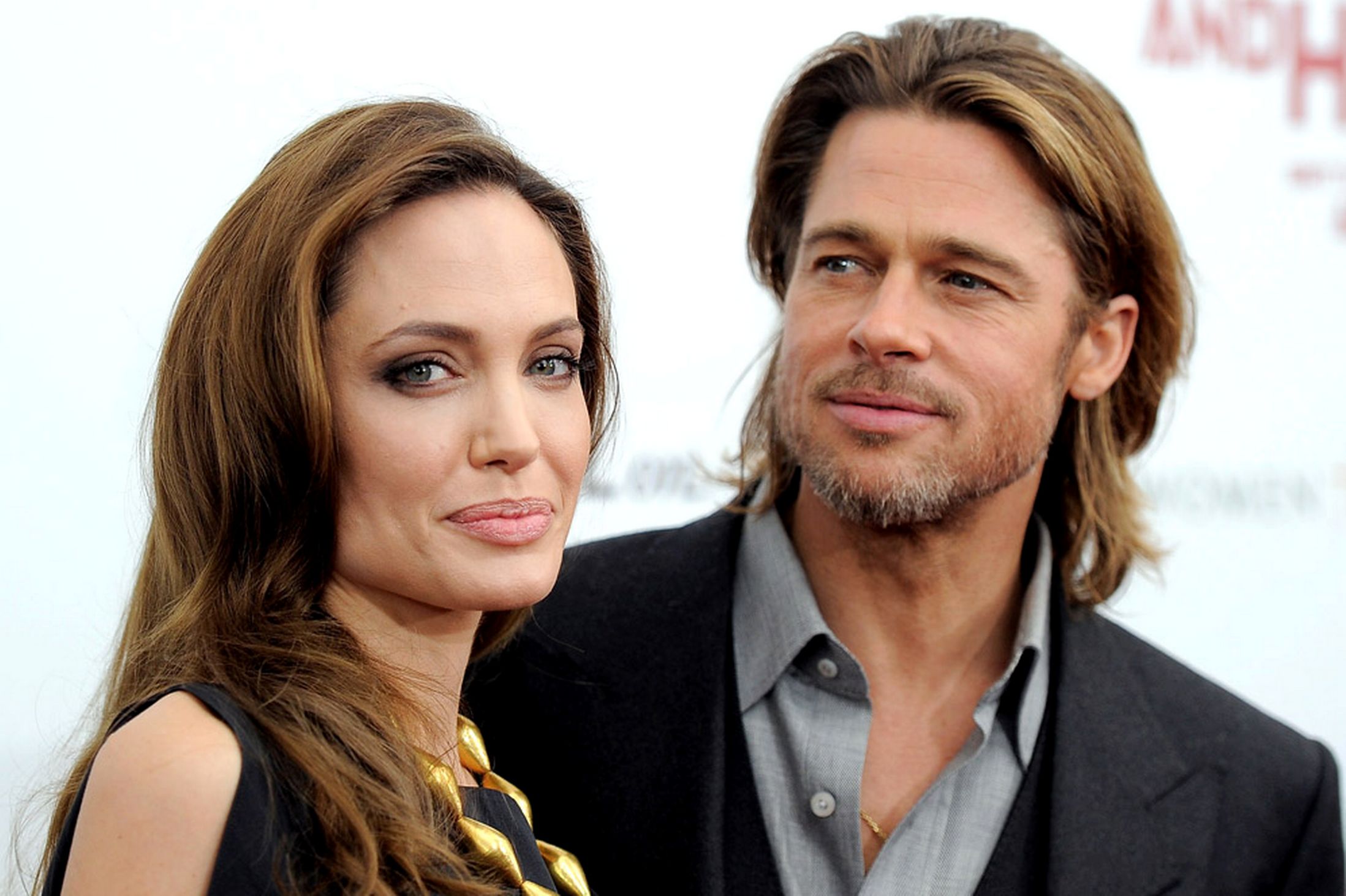 brad-pitt-and-angelina-jolie-get-married
