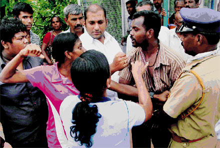 man-beaten-by-two-girls-in-kottayam-for-misbehave