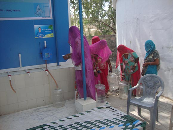 water-atms-in-rajasthan-a-rs-5-card-swipe-gives-20-litres-for-rs-5