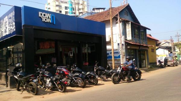 bjp-activists-attacked-hotel-at-kozhokode
