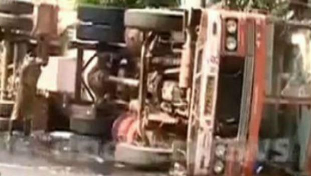 lpg-tanker-overturns-near-kochi-driver-killed