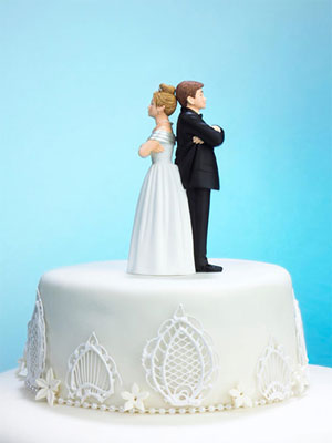 fight-between-bride-and-groom-at-wedding-day