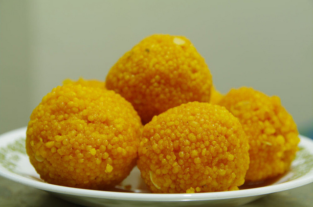 kerala-bakers-association-decided-to-ban-colored-laddu