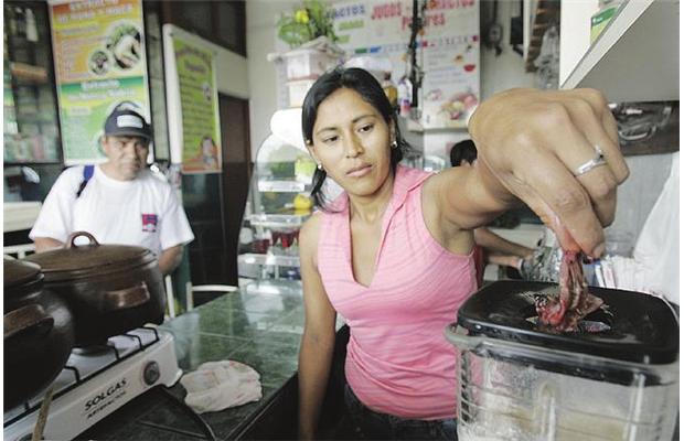 peru-bar-serves-fresh-frog-juice