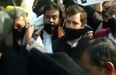 congress-vice-president-rahul-gandhiwith-a-black-band-around-his-mouth