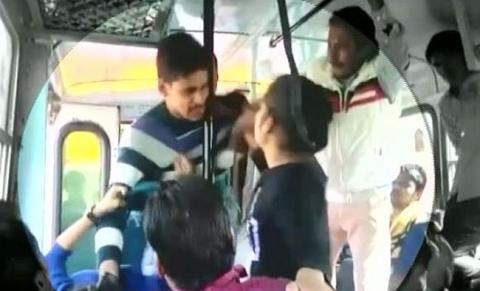 two-sisters-stand-up-to-harassment-thrash-three-molesters-with-belts-in-a-moving-bus