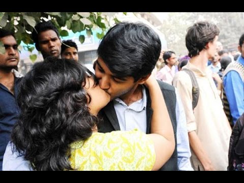 violence-mars-kiss-of-love-protest-in-kozhikode