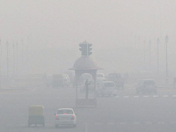 delhi-records-seasons-lowest-temperature-dense-fog-hits-55-flights-70-trains