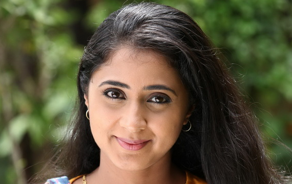 actress-kaniha-slams-moral-policing-as-haters-comment-on-her-picture-in-shorts