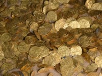 divers-find-record-trove-of-gold-coins-in-mediterranean