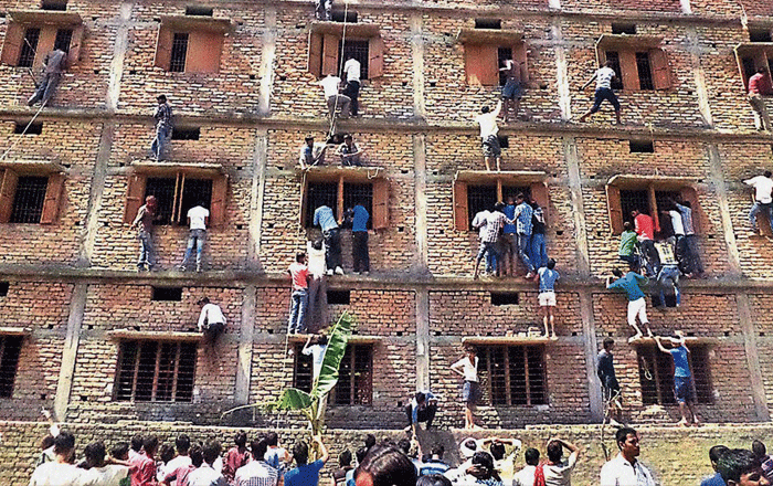 window-of-opportunity-for-cheating-students-during-bihar-exam
