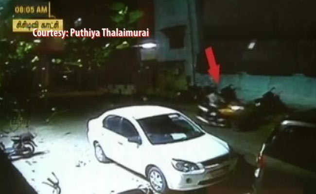 puthiya-thalaimurai-tv-office-attacked