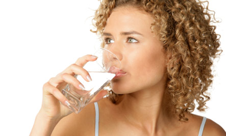 benefits-of-drinking-water-early-morning