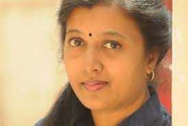 famous-lyricist-protests-for-missing-husband-thamarai