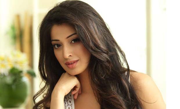 raai-laxmi-injured