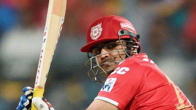 virender-sehwag-reaches-4000-t20-runs-during-kxip-vs-dd-ipl-2015-match-at-pune